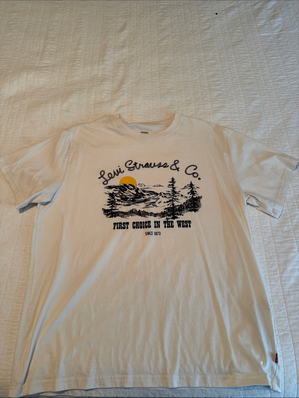 Levi's White Graphic Tee with Black and Yellow Print